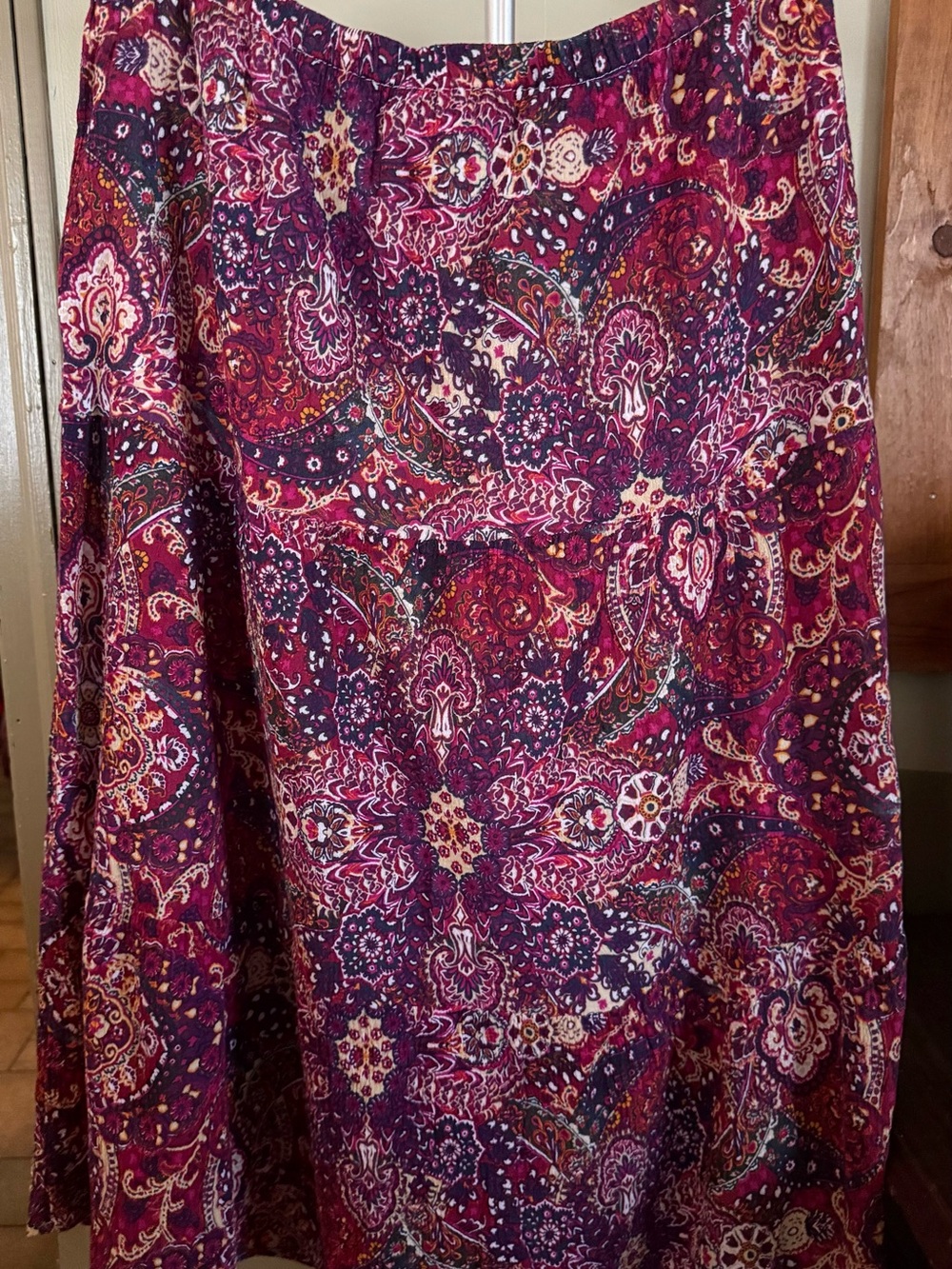 Laura Scott Paisley Maxi Skirt in Plum, Red and Cream -L- Great Condition #93